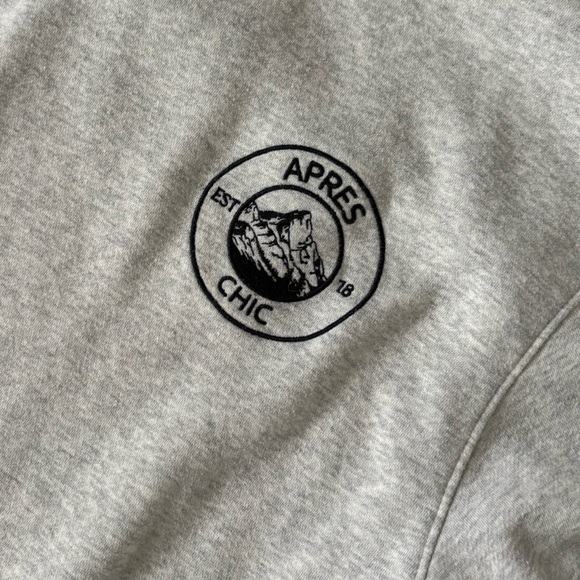 Apres’ Chic crewneck - Picture 2 of 4